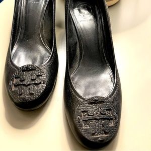 Tory Burch Sally Wedge Black Leather size 7.5